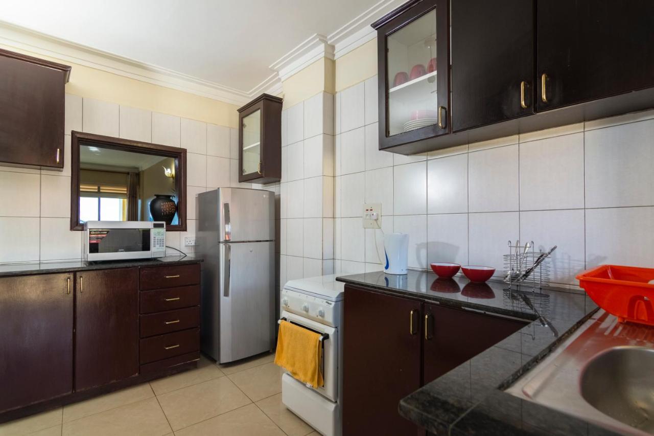 Karibu Bb Suites Entebbe Exterior foto